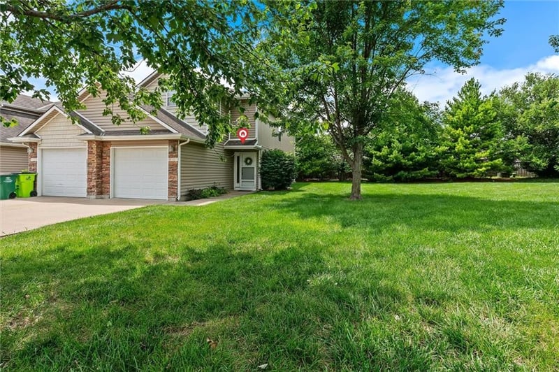 9001 SW Gala Dr, Blue Springs, MO 64064