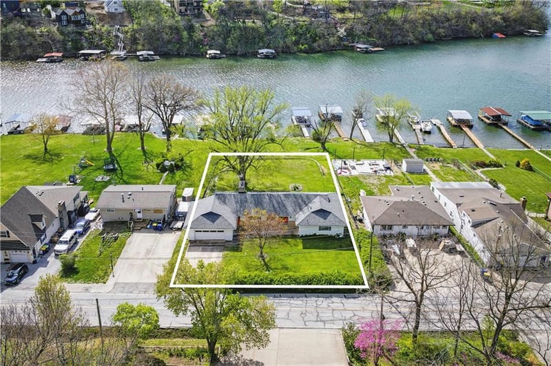 13 P Lake Shore Dr, Lake Lotawana, MO 64086