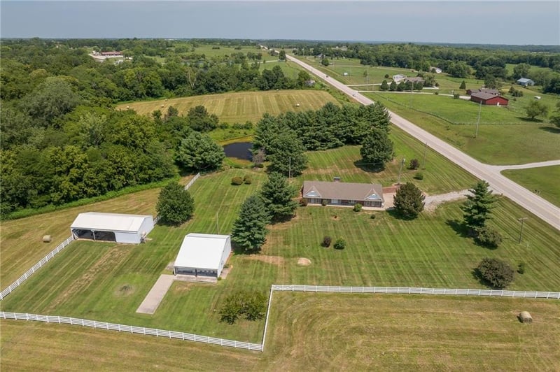 4902 33 Hw, Maysville, MO 64469