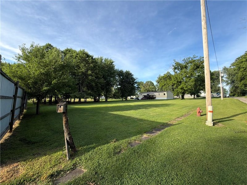 322 Highland St, Hale, MO 64643