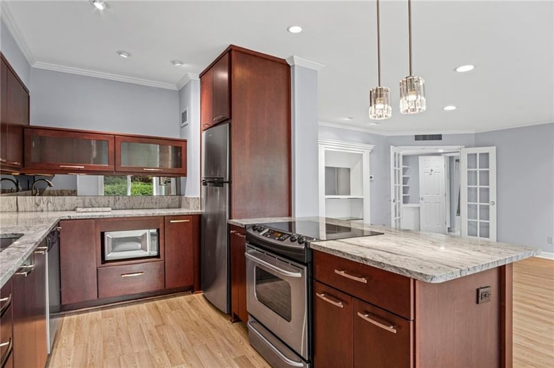 4550 Warwick Blvd #208, Kansas City, MO 64111