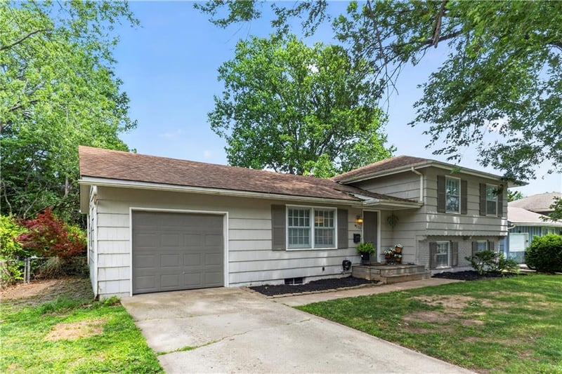 4115 Cottage Ave, Independence, MO 64055