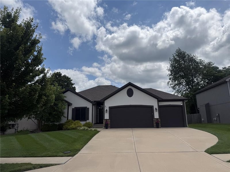 9001 Norton Ave, Kansas City, MO 64156