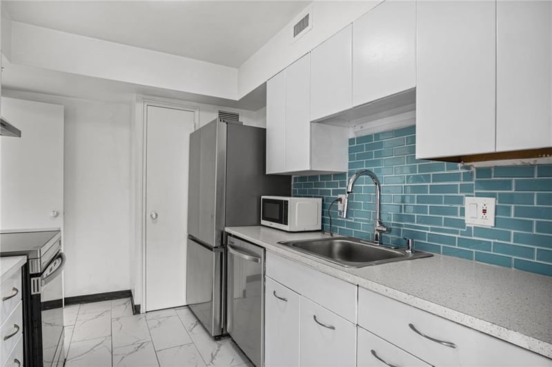 4550 Warwick Blvd #409, Kansas City, MO 64111