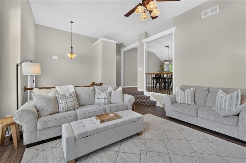 207 Carriage Ct, Smithville, MO 64089
