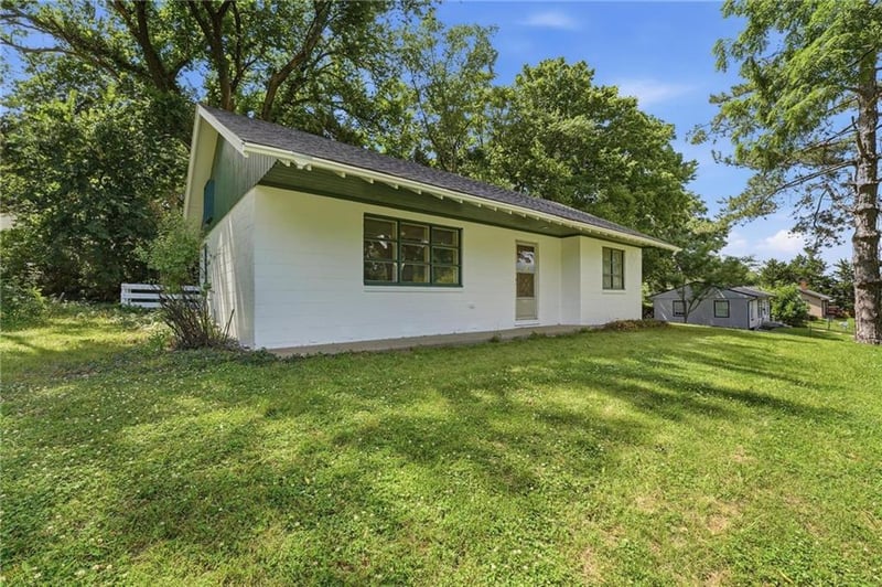 2514 Hawthorne Ave, Independence, MO 64052