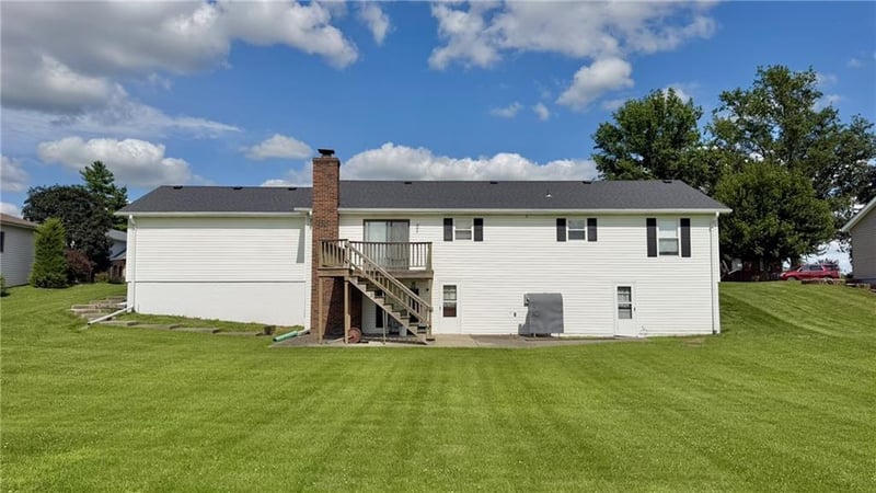 707 Lake Manor Dr, Trenton, MO 64683