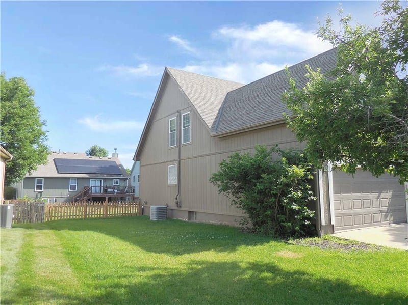 18200 157th St, Olathe, KS 66062