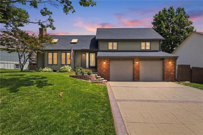 6815 Acuff St, Shawnee, KS 66216