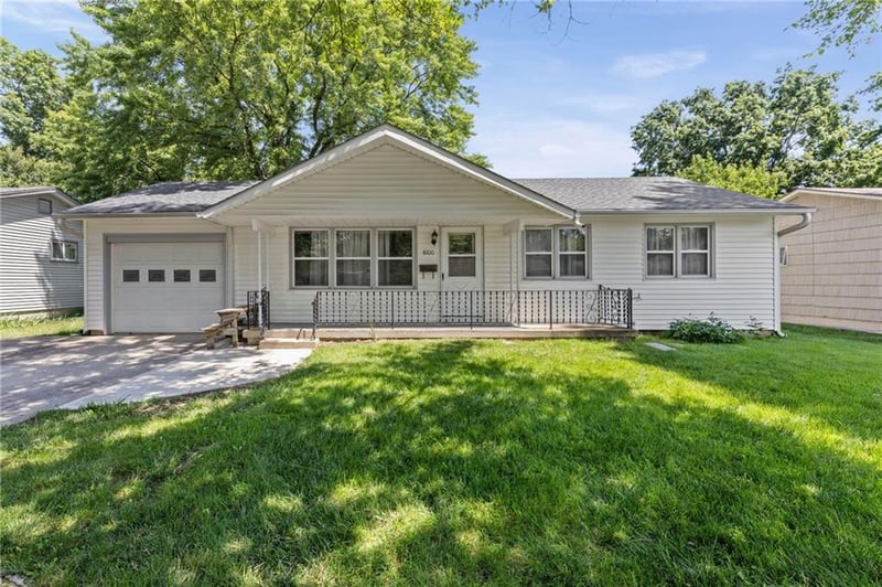 8100 E 90th Ter, Kansas City, MO 64138
