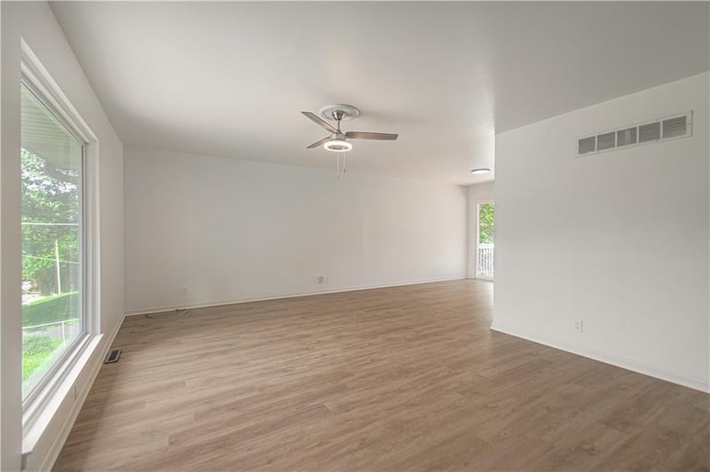 8136 Berger Ave, Kansas City, KS 66111