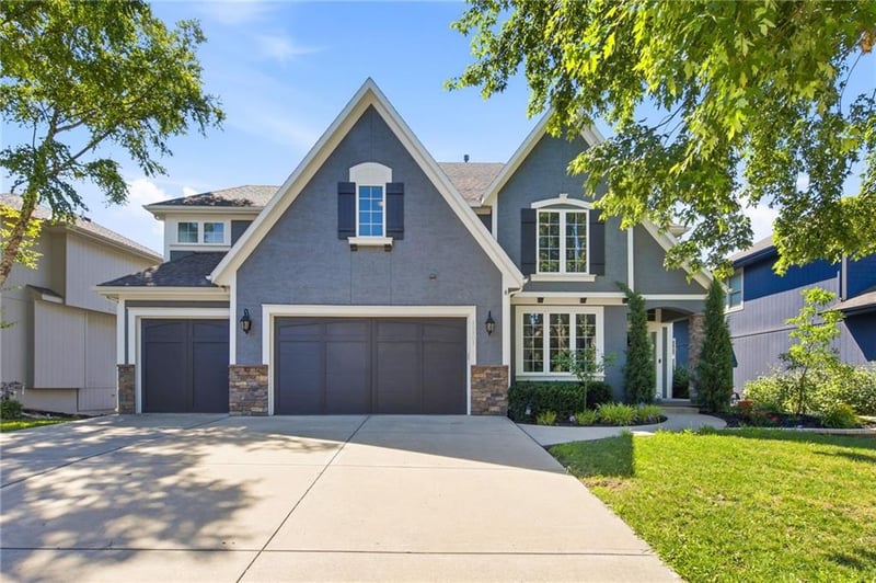 15401 165th St, Olathe, KS 66062