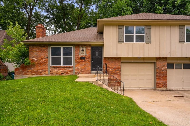 9302 83rd St, Overland Park, KS 66204