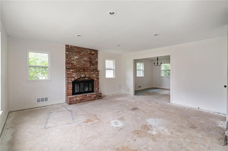 9302 83rd St, Overland Park, KS 66204