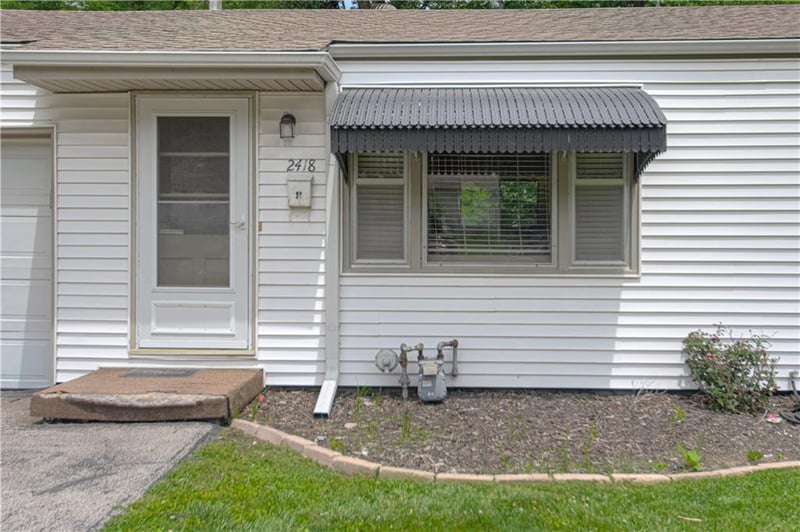 2418 Pursell Rd, Gladstone, MO 64118