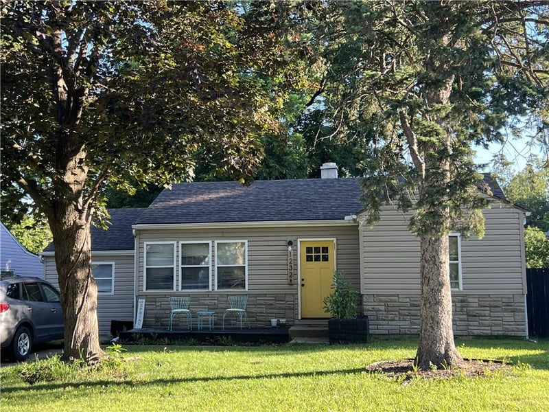 1232 43rd Ter, Kansas City, MO 64116