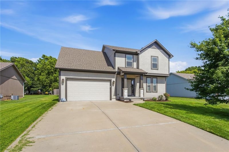 21141 Noble St, Spring Hill, KS 66083