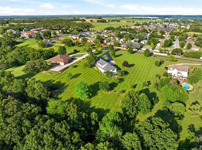 1012 Pca Rd, Warrensburg, MO 64093