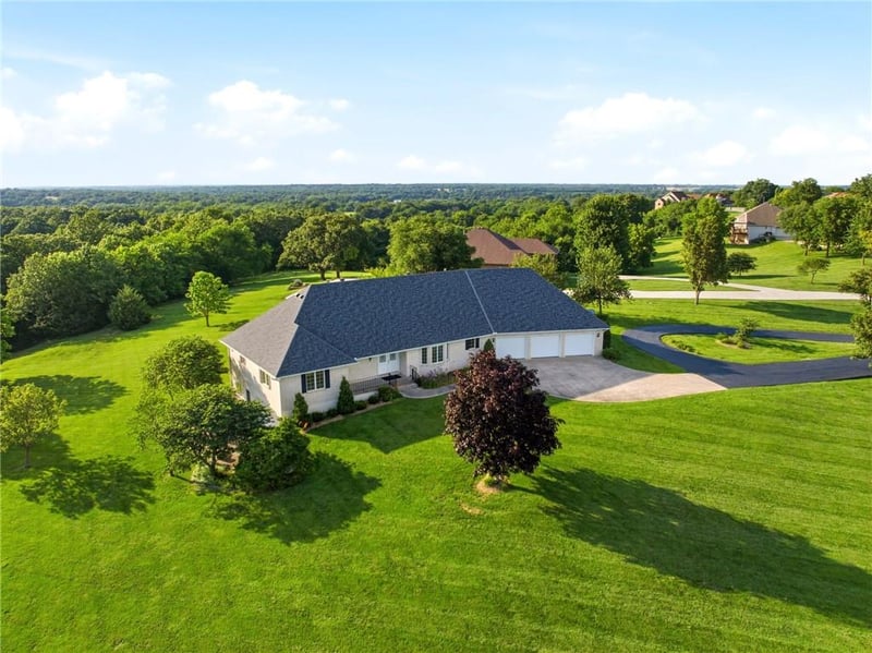 1012 Pca Rd, Warrensburg, MO 64093