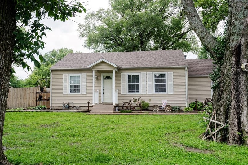 1207 32nd St, Parsons, KS 67357