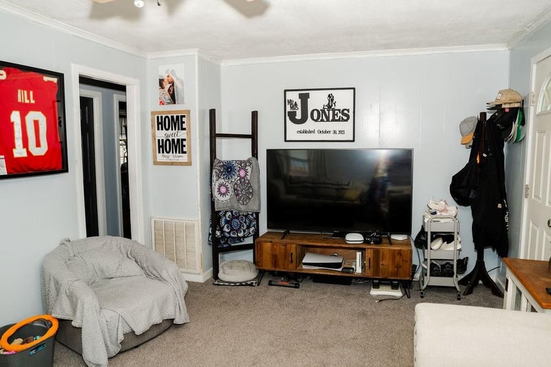 1207 32nd St, Parsons, KS 67357
