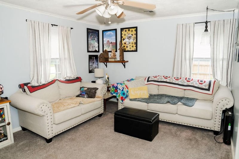 1207 32nd St, Parsons, KS 67357