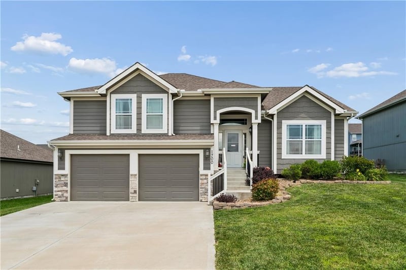 1700 Chestnut St, Kearney, MO 64060