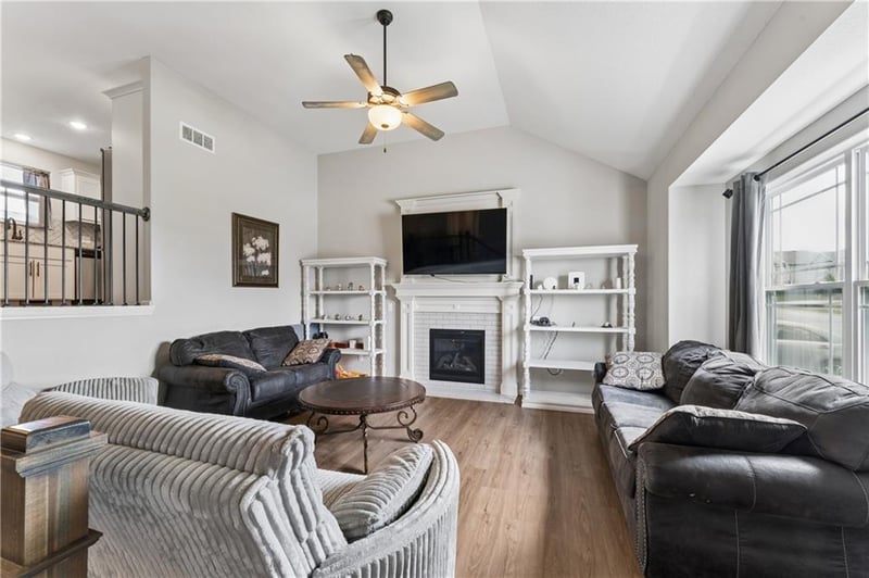 1700 Chestnut St, Kearney, MO 64060