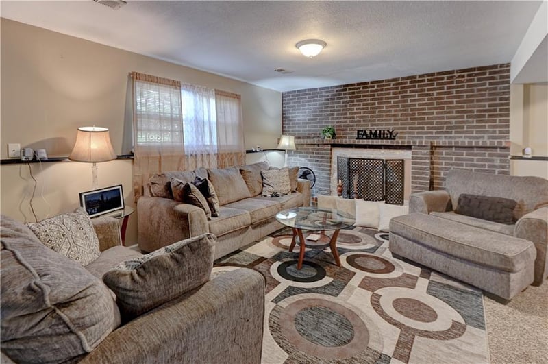 7917 Troost Ave, Kansas City, MO 64118