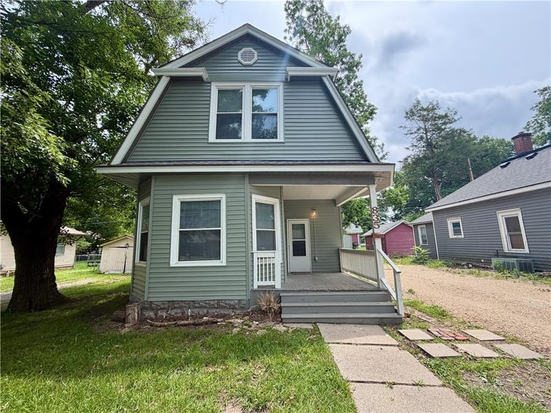 835 Hickory St, Ottawa, KS 66067