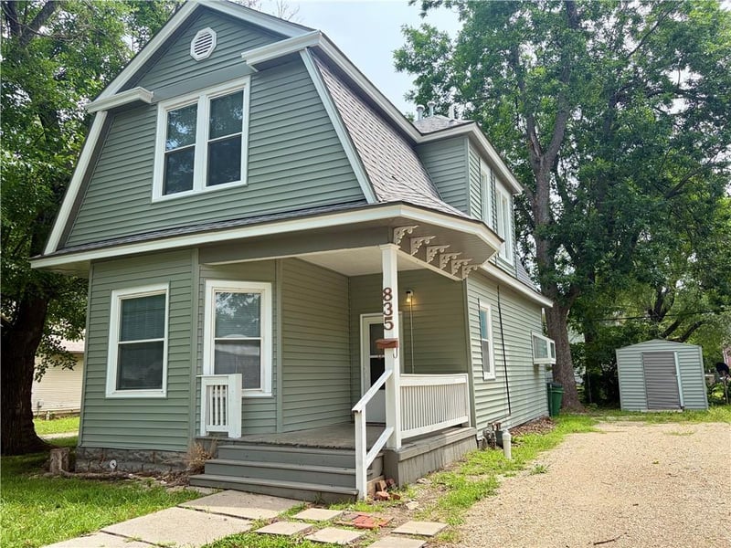 835 Hickory St, Ottawa, KS 66067