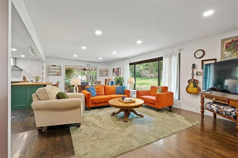 7405 E Gregory Blvd, Kansas City, MO 64133