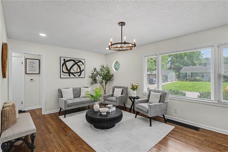 10504 25th Ter, Independence, MO 64052
