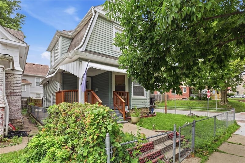 1321 40th St, Kansas City, MO 64111