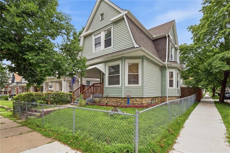 1321 W 40th St, Kansas City, MO 64111