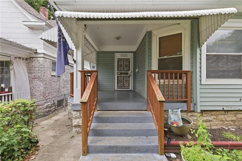 1321 W 40th St, Kansas City, MO 64111