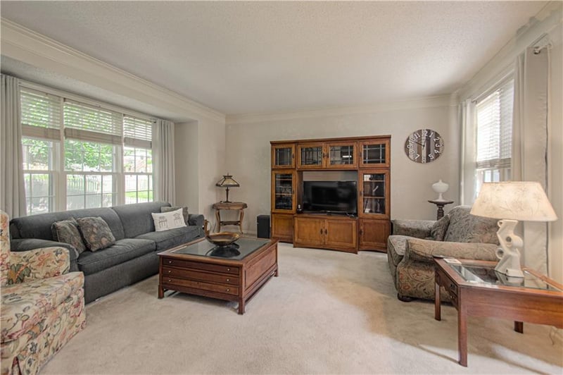 12814 Bond St, Overland Park, KS 66213