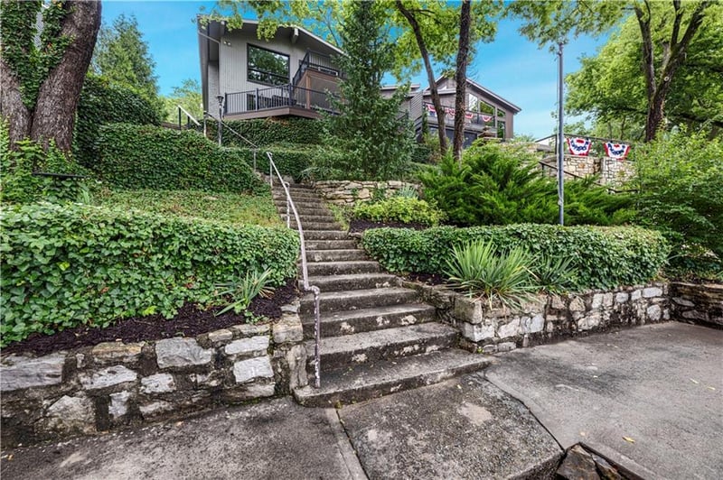 19 R St, Lake Lotawana, MO 64086