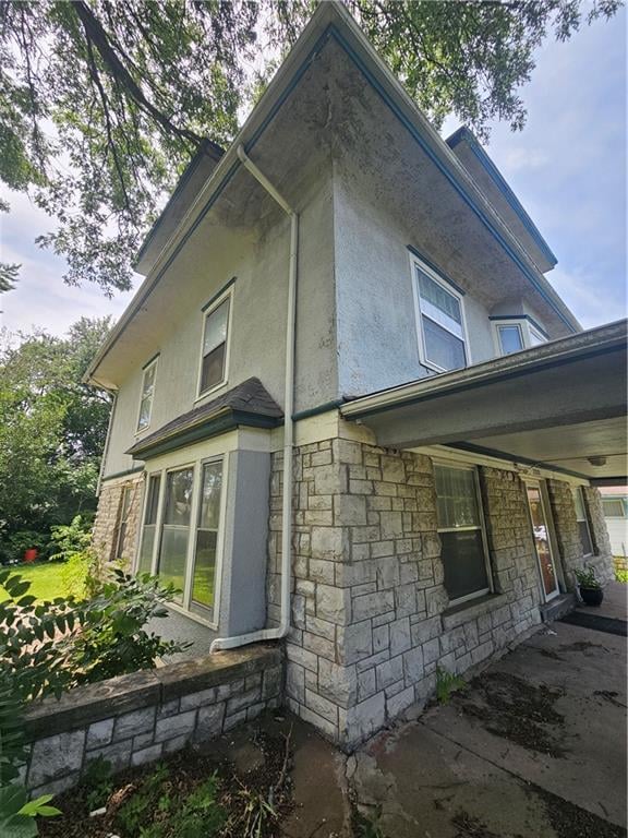 2211 69th St, Kansas City, MO 64132