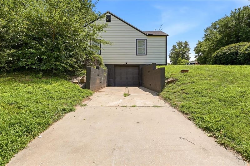 3718 Kimball Ave, Kansas City, KS 66104