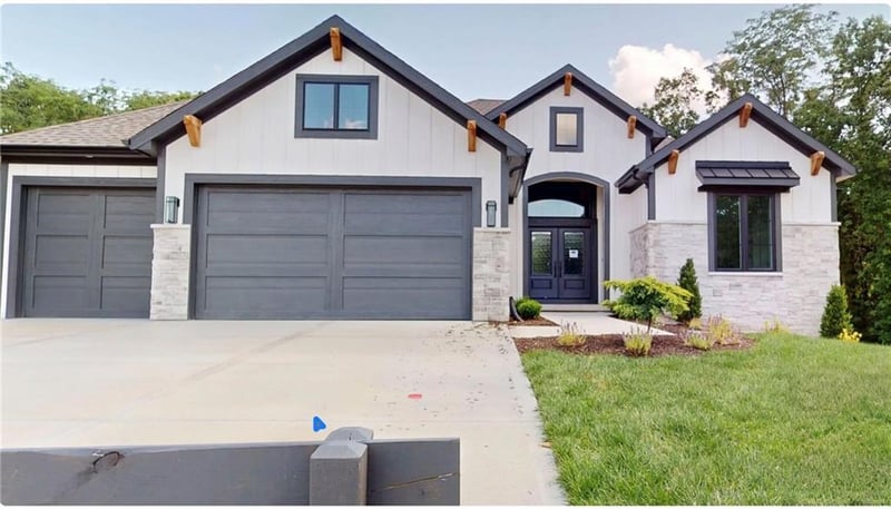 7461 Mckinley Ave, Kansas City, MO 64158
