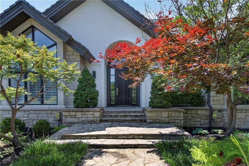3805 123rd St, Leawood, KS 66209