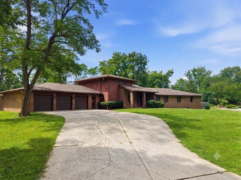 1101 E 115th St, Kansas City, MO 64131