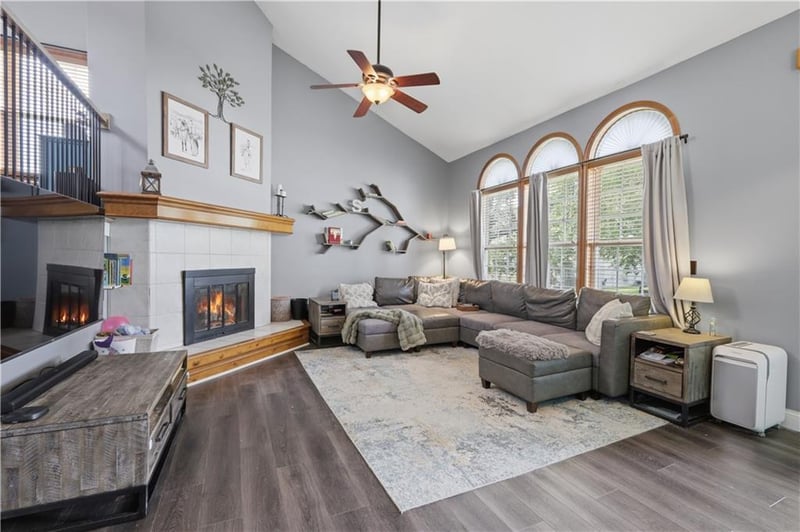1513 Colt Cir, Raymore, MO 64083