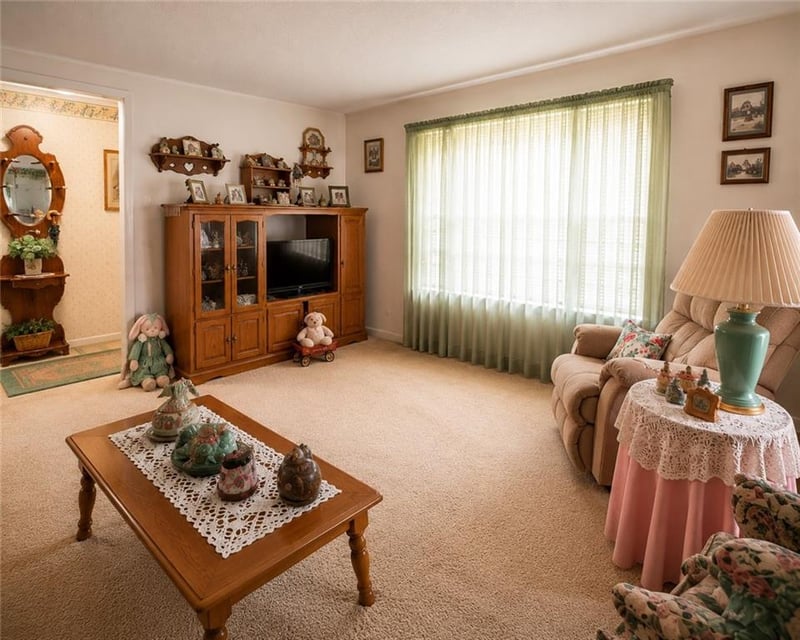 732 Santa Fe St, Leavenworth, KS 66048