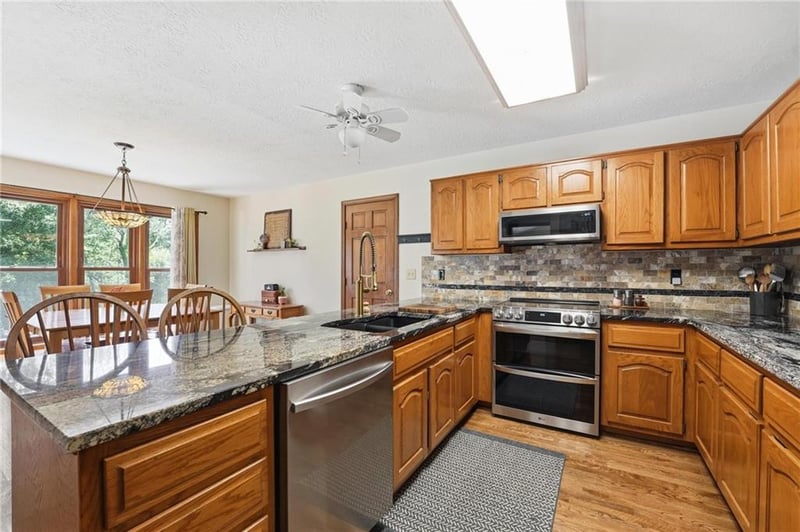 15007 200th St, Peculiar, MO 64078