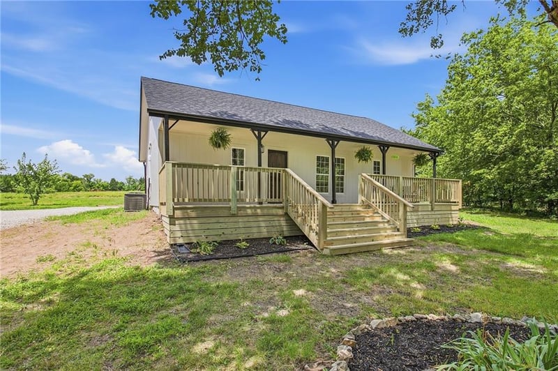 36 SW 1421st Rd, Holden, MO 64040