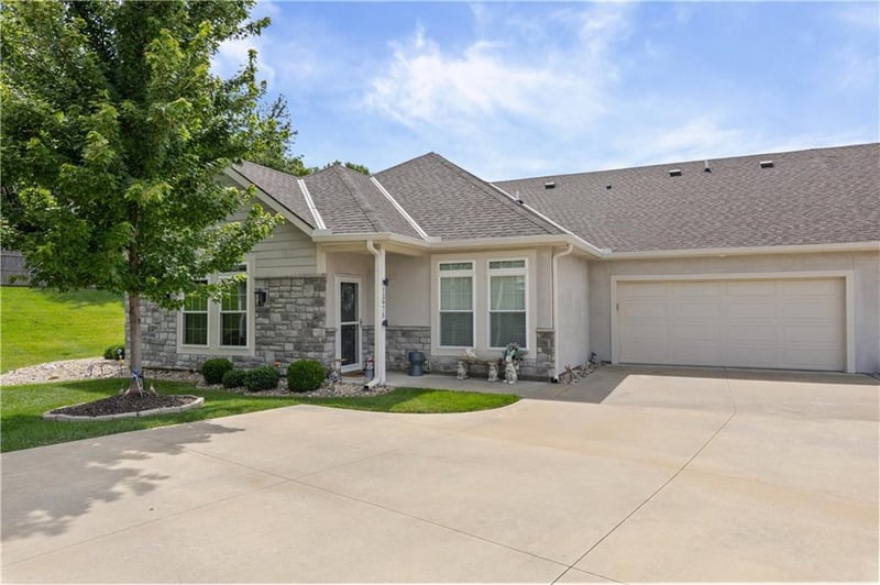13975 112th Ter, Olathe, KS 66215