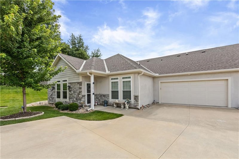 13975 112th Ter, Olathe, KS 66215