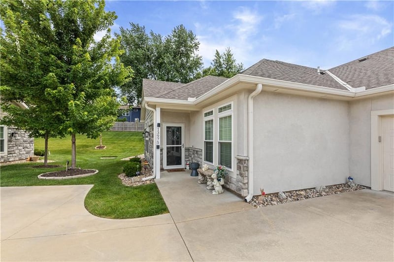 13975 112th Ter, Olathe, KS 66215